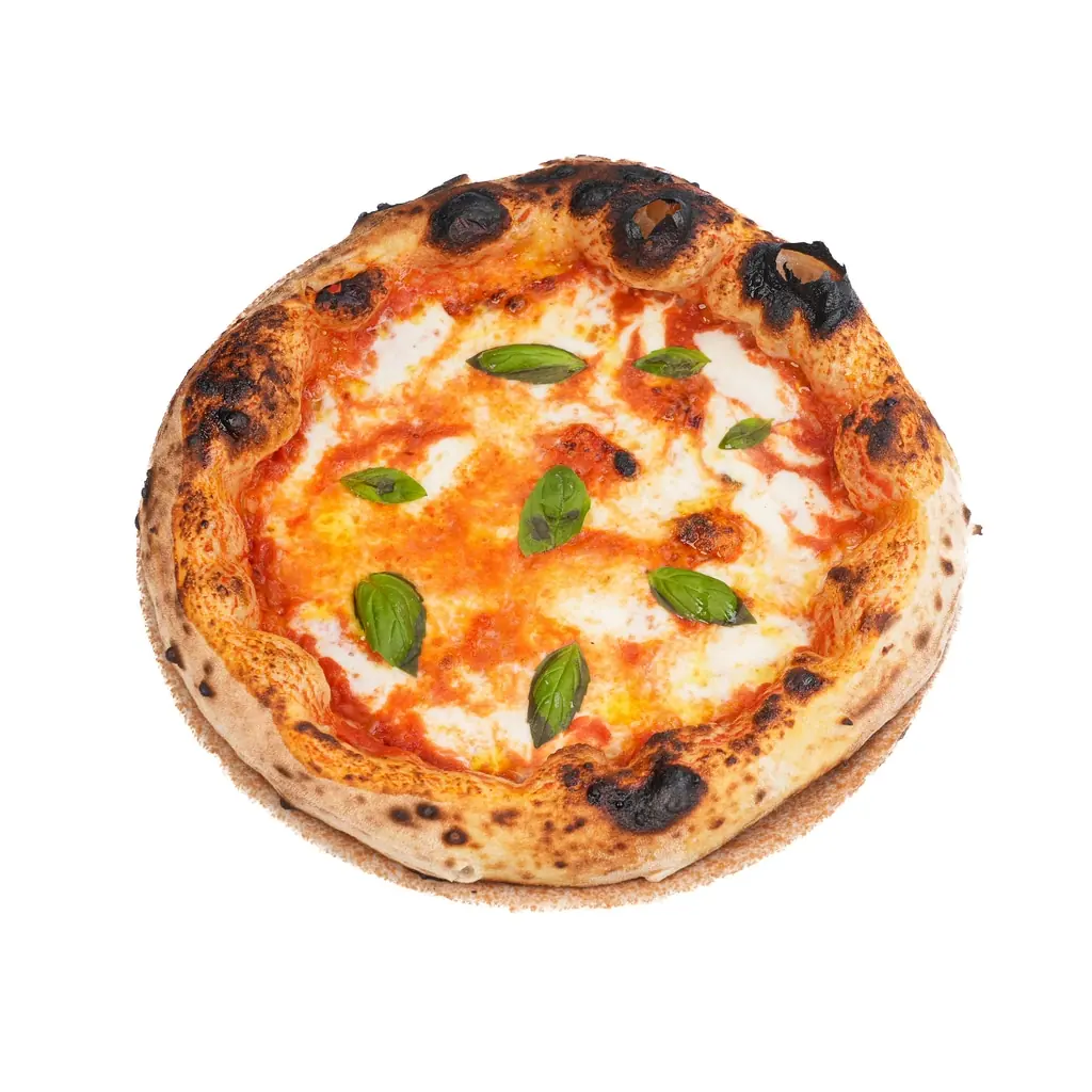 Pizza Margherita con pomodoro San Marzano DOP e cornicione alto e bruciacchiato — pizza napoletana, Bottegas Varsavia